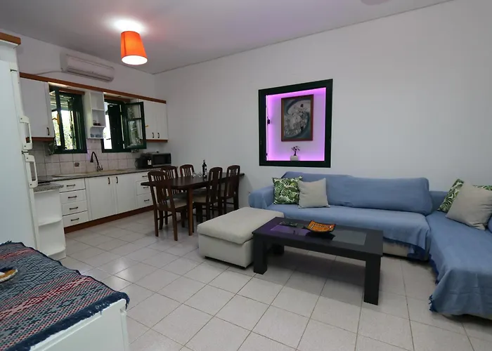 בית נופש Zorbas הרסוניסוס